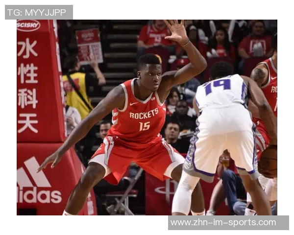 曼恩火力全开7投6中三分球完美表现助力球队拿下15分与3个篮板