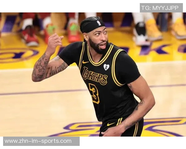 浓眉复出状态渐入佳境16分钟内贡献7分7板与2次封盖