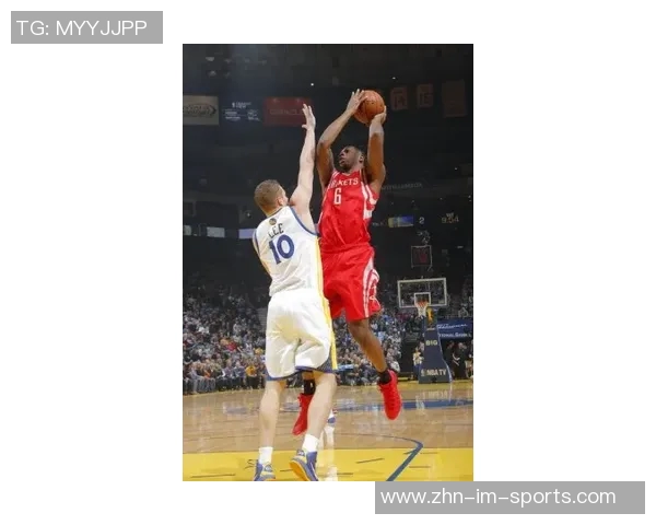 库里半场9分罚球表现惊艳上赛季仅3场能达成此成就 库里半场9分罚球表现惊艳上赛季仅3场能达成此成就