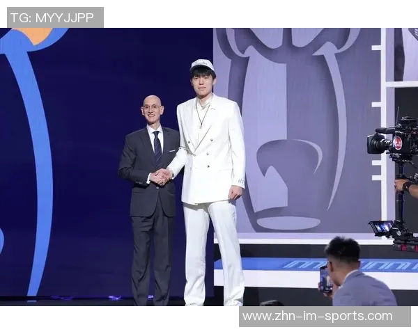 杨瀚森谈夏普和卡马拉:为兄弟们获得丰厚合同感到由衷高兴 杨瀚森谈夏普和卡马拉:为兄弟们获得丰厚合同感到由衷高兴